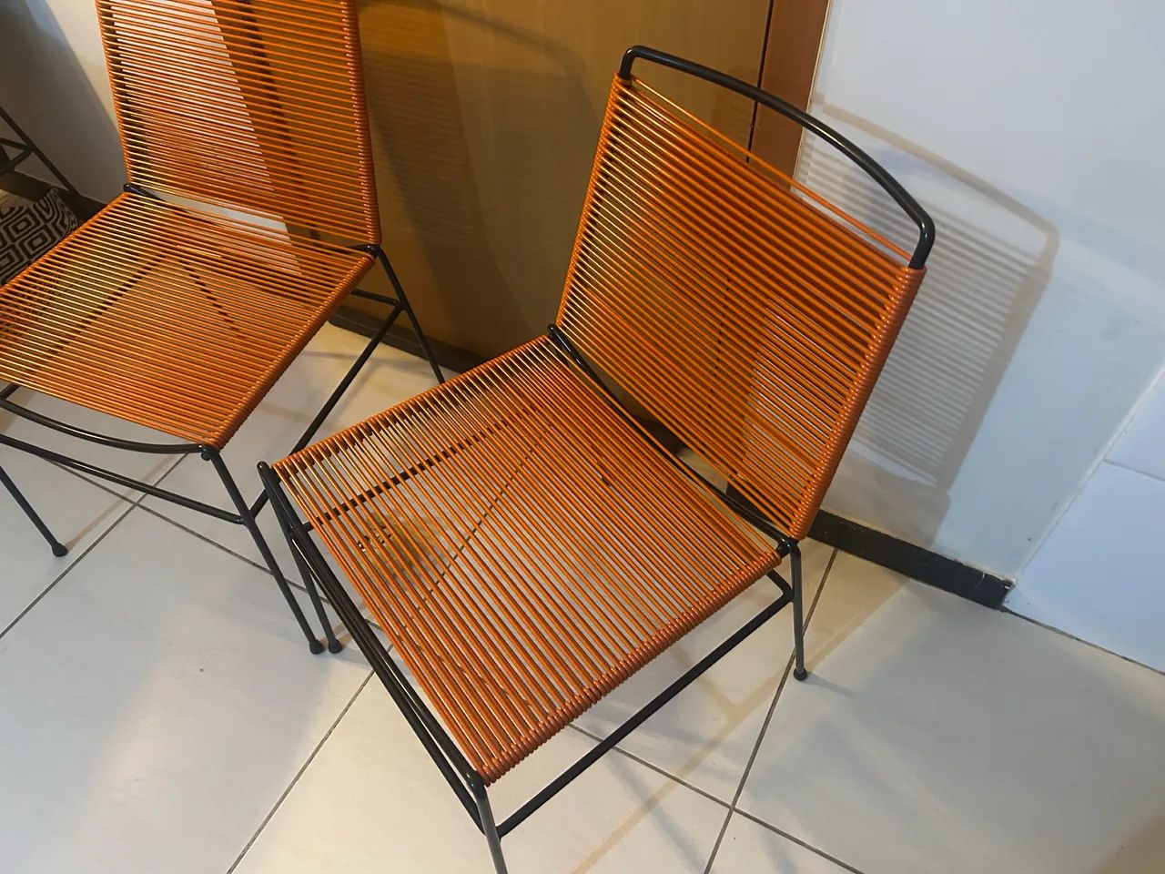 2 cadeiras Californian Tok Stok