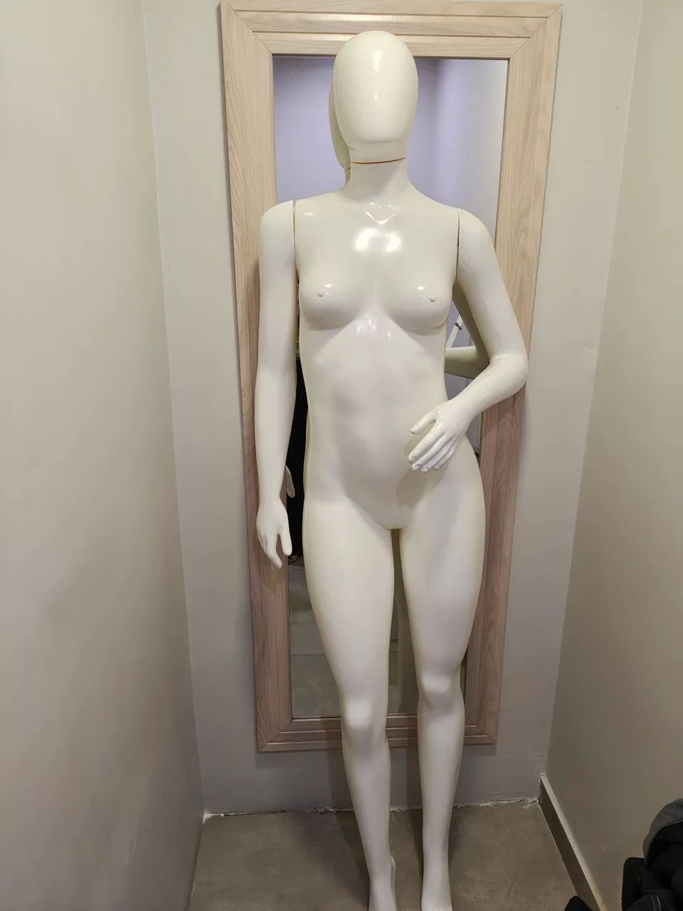 Vendo MANEQUIM PLUS SIZE MASCULINO E UM FEMININO SLIM - Foto 3
