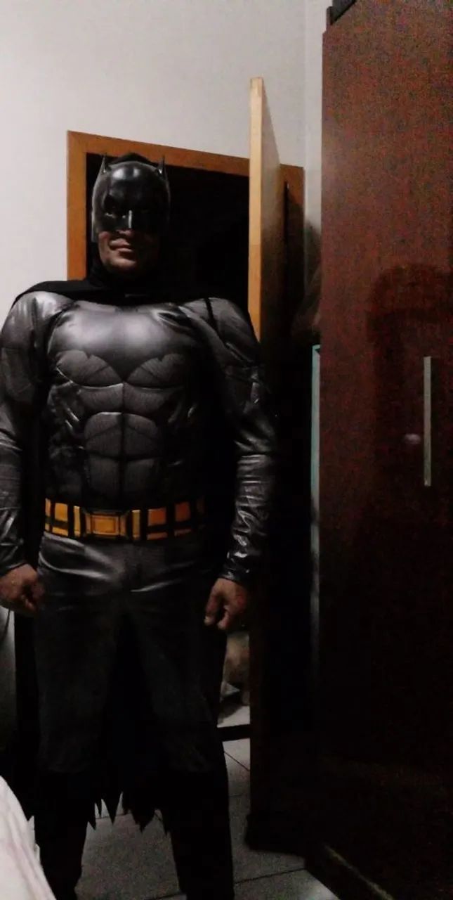 Fantasia, Batman e super homem.  - Foto 3