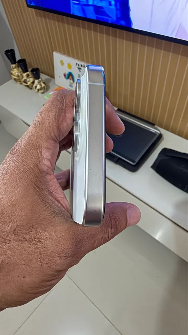 Iphone 15 Pro Max Cor Branco, 256 gigas  - Foto 5