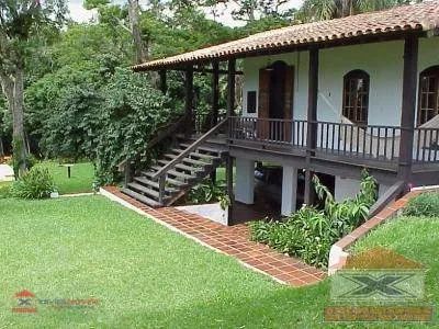 Linda chácara bem localizada