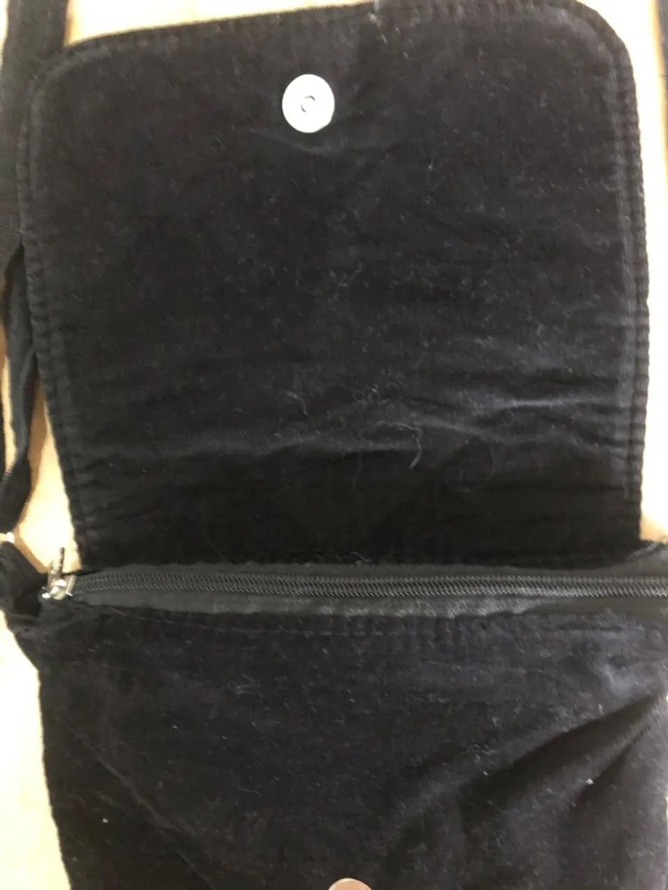 Bolsa de veludo cotelê preta - Foto 2