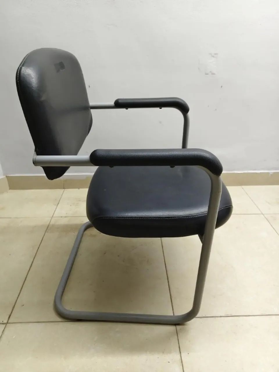 Cadeira em COuro - Foto 4