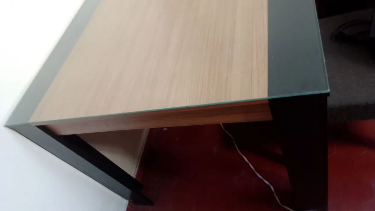 Mesa 4cadeiras MDF com tampo de vidro 