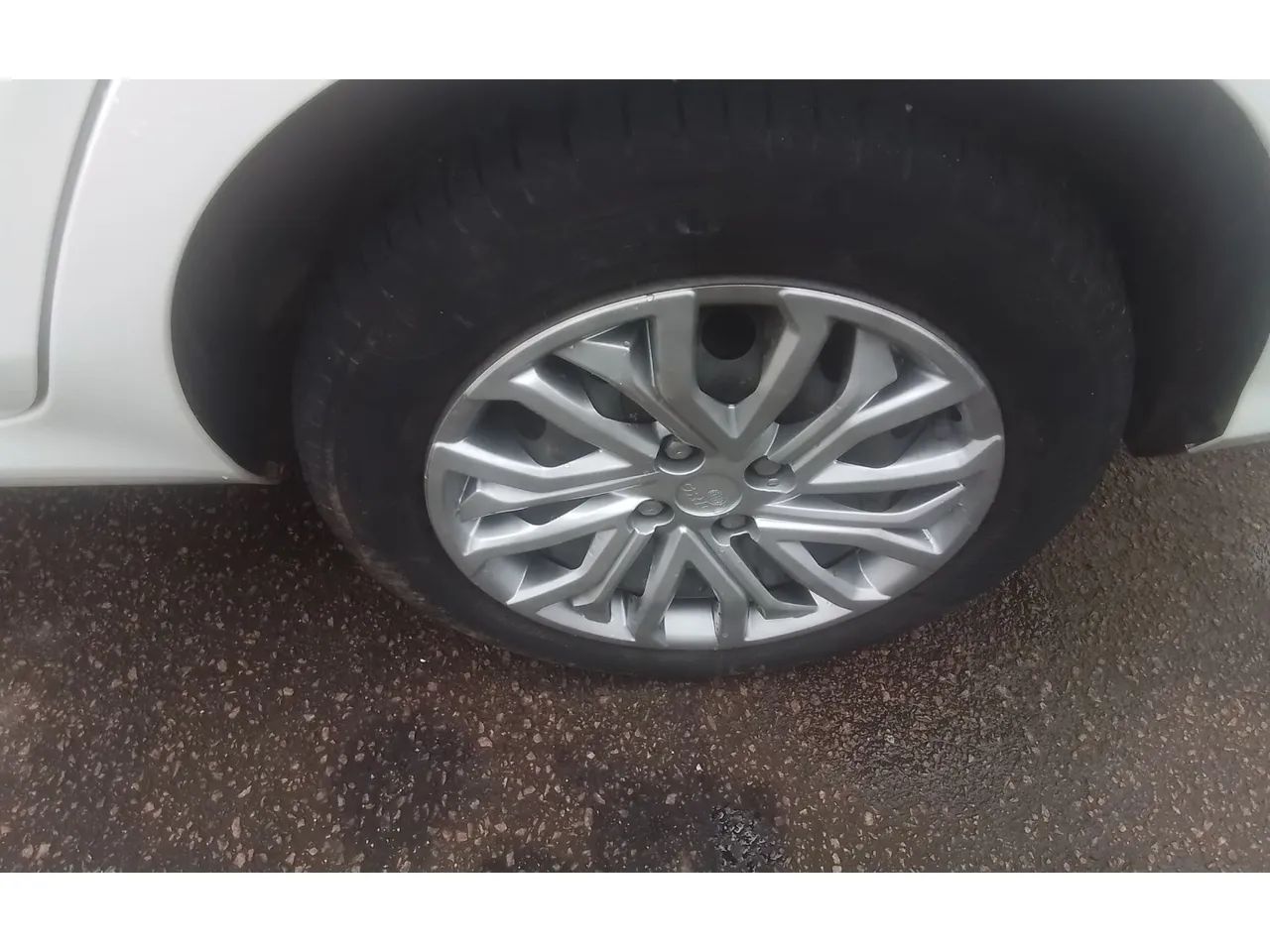 Fiat Cronos 1.0 6V Flex, foto 3 de 11