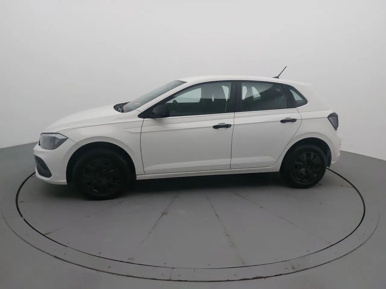 Volkswagen Polo Track 1.0 Flex 12V 5p, foto 2 de 18