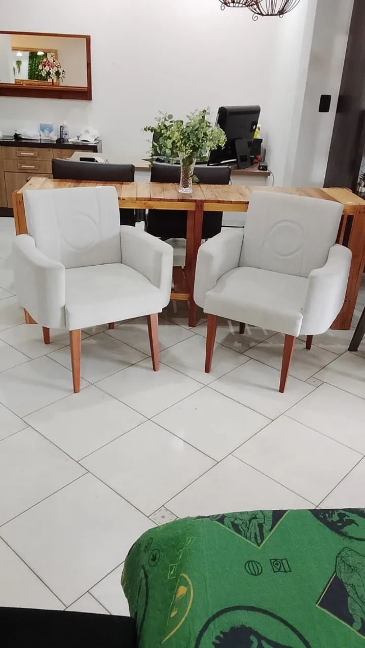 POLTRONA 550,00  CADA 