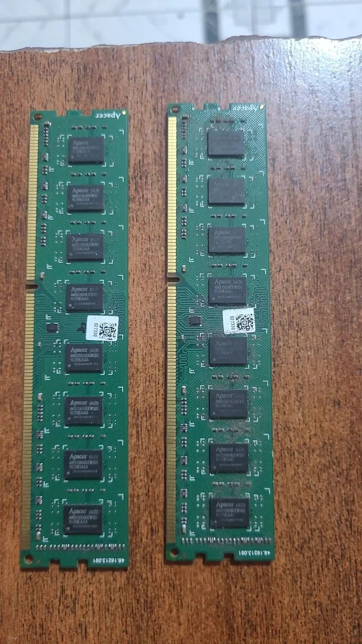 Vendo par de memória pc 4GB ddr3 funcionando perfeitamente. <br>Cada uma tem 2GB