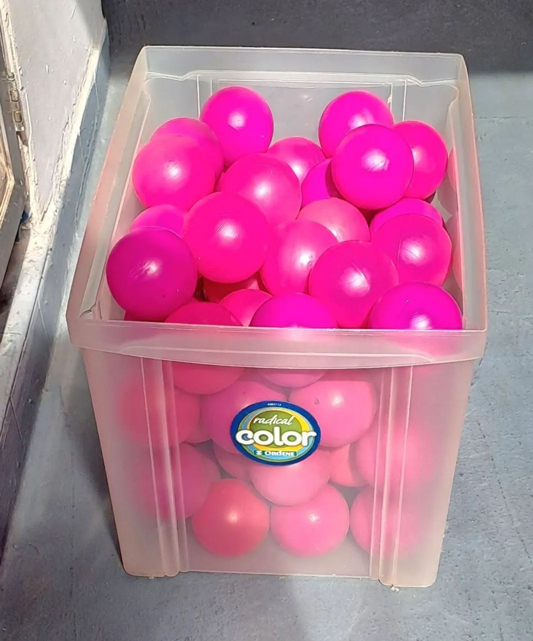 Caixa com bolas para piscina de bolinhas etc, ( rosa ) - Foto 2