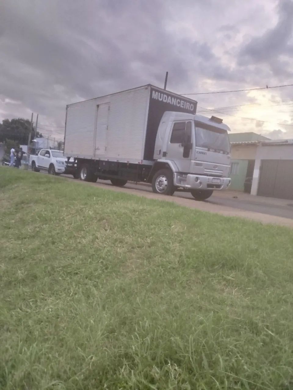 Caminhão baú  - Foto 2