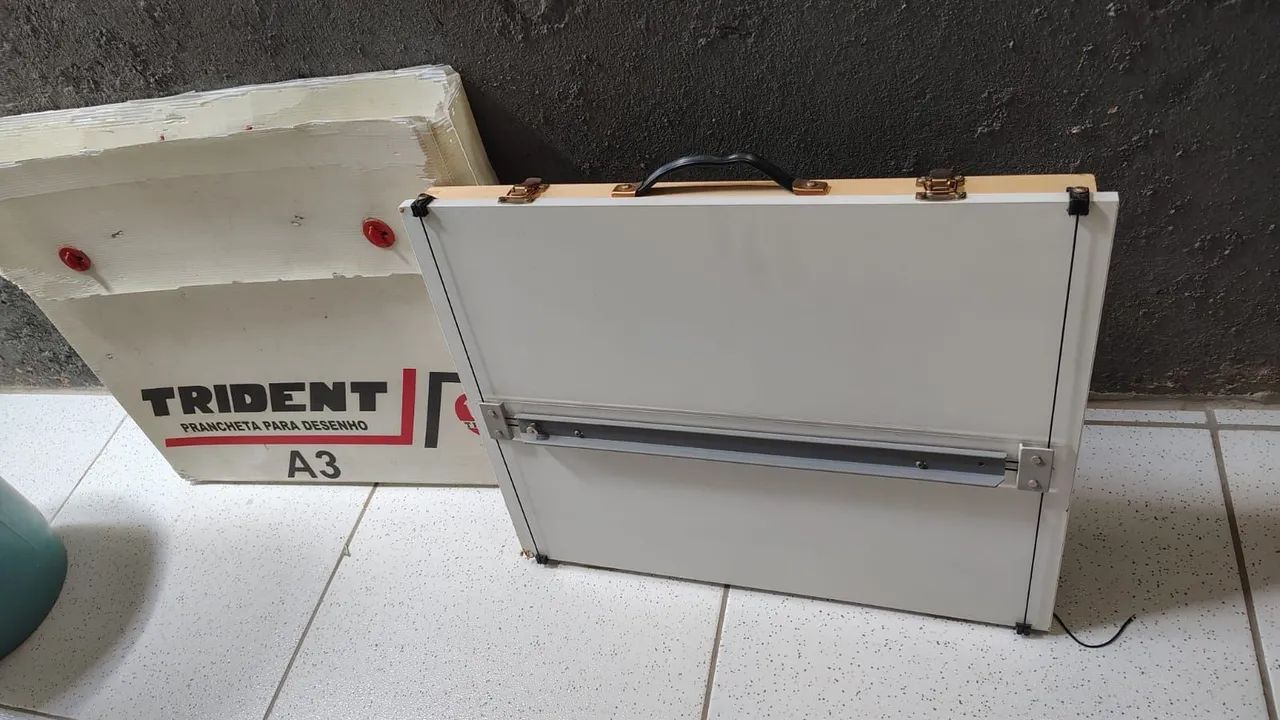 MESA DE DESENHO PORTÁTIL 432209160674355203