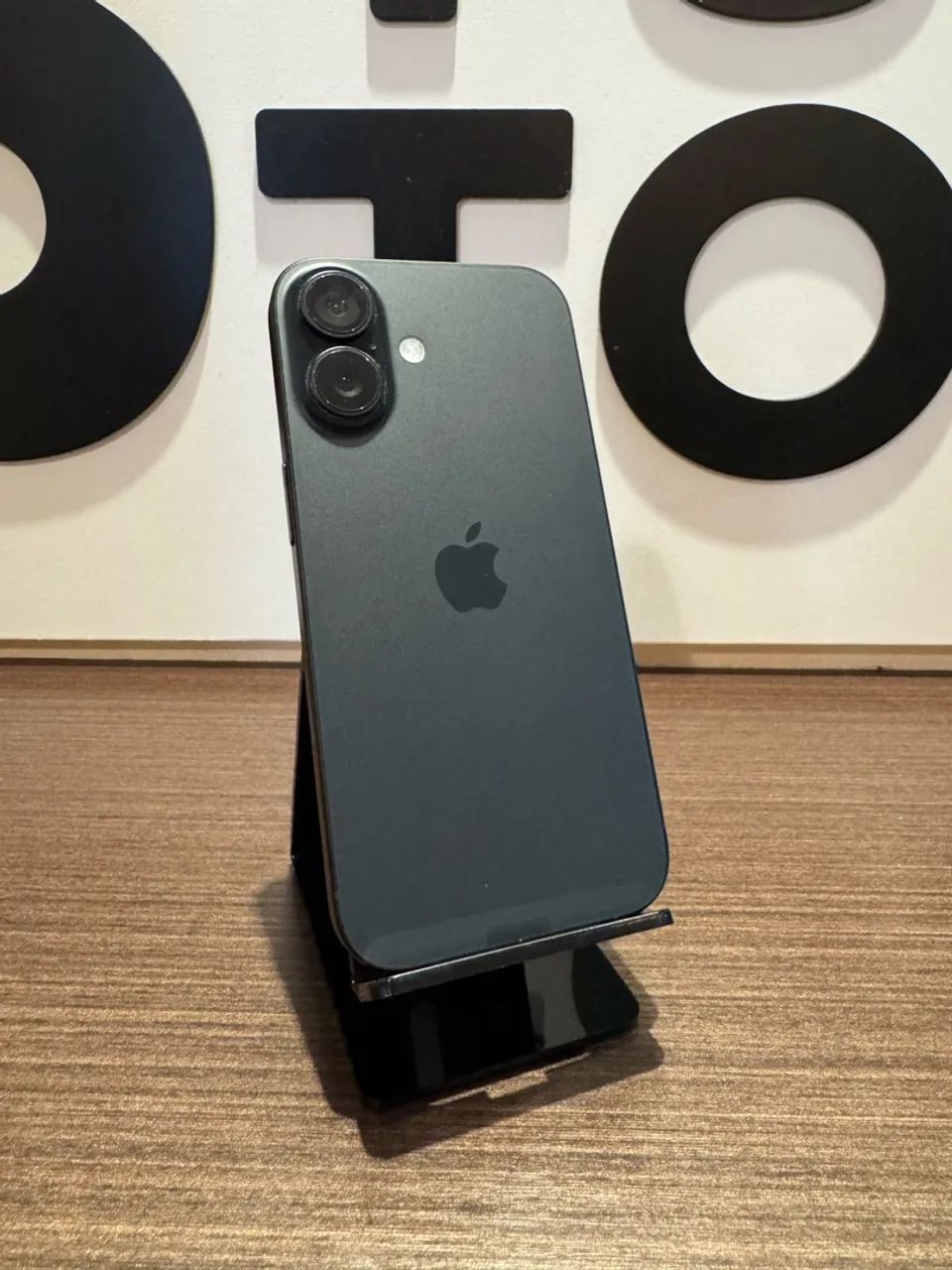 iPhone 16 128 preto