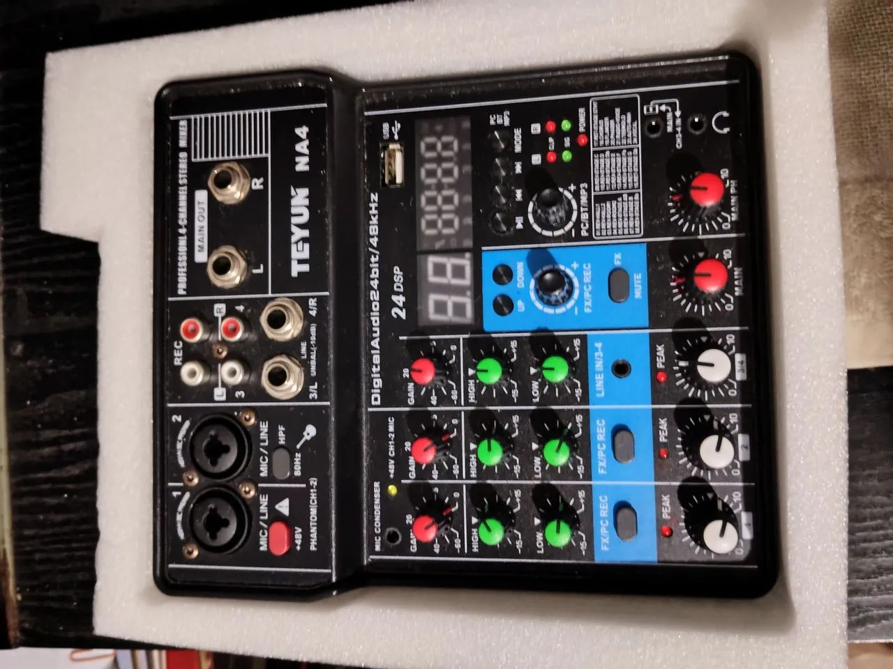 Mesa de Som Teyun 4 Canais - Com Bluetooth e Interface de Áudio - Foto 3