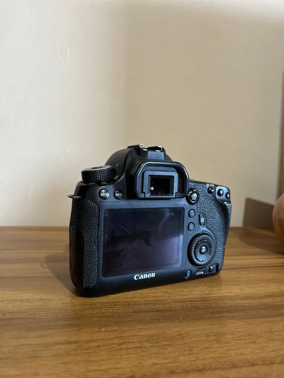 Canon 6d Full Frame + 2 baterias + Carregador - Foto 2