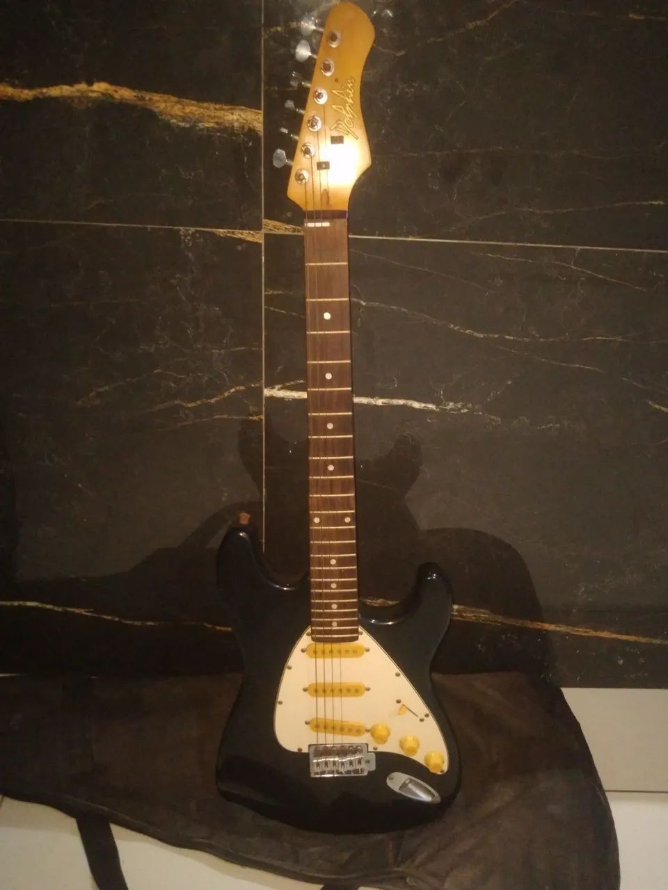 Guitarra dolphin 