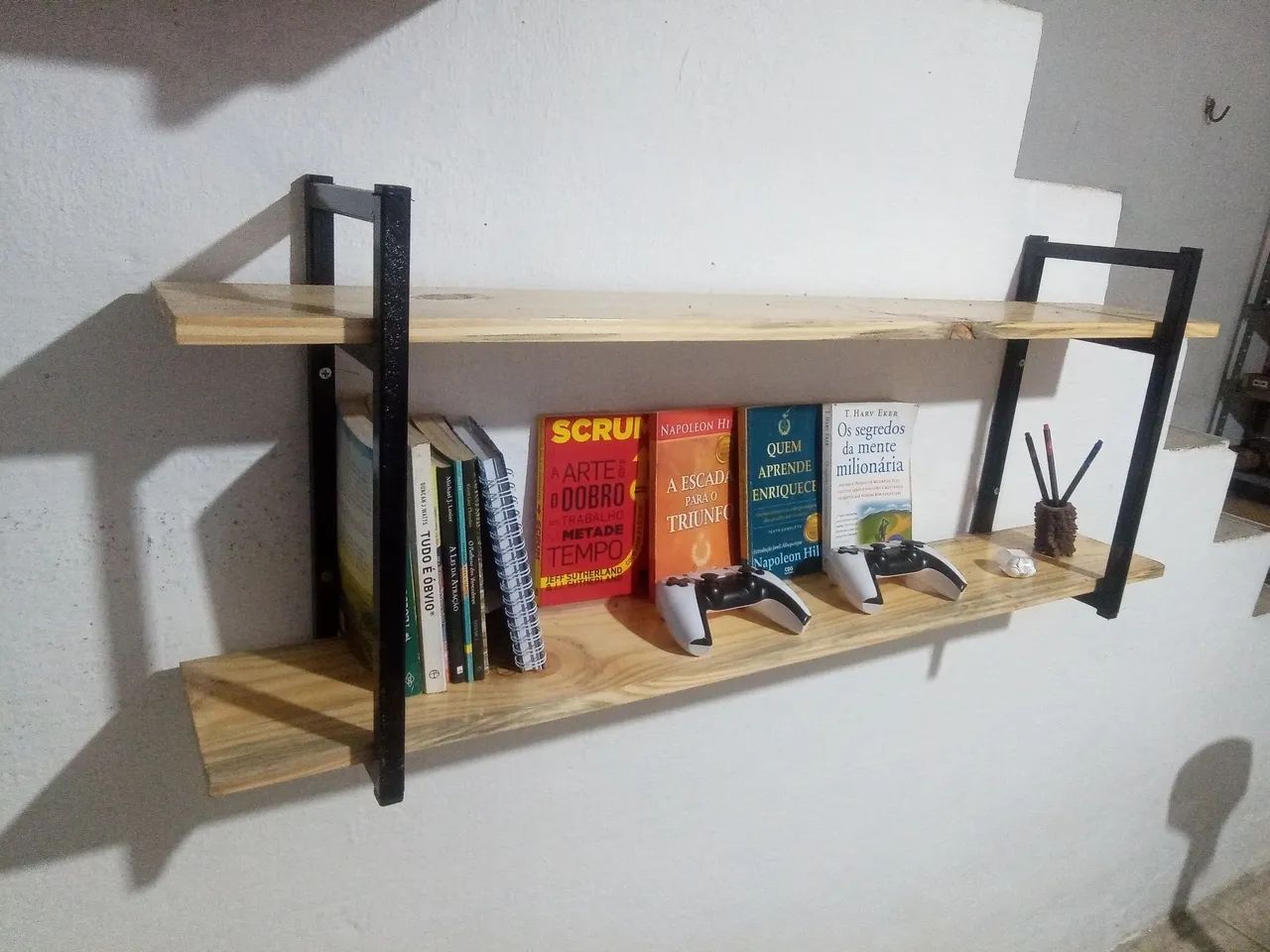 Mesa com bancos