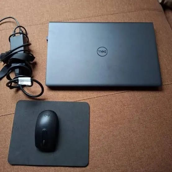 ? DELL INSPIRON i3 ? Modelo 15-3520