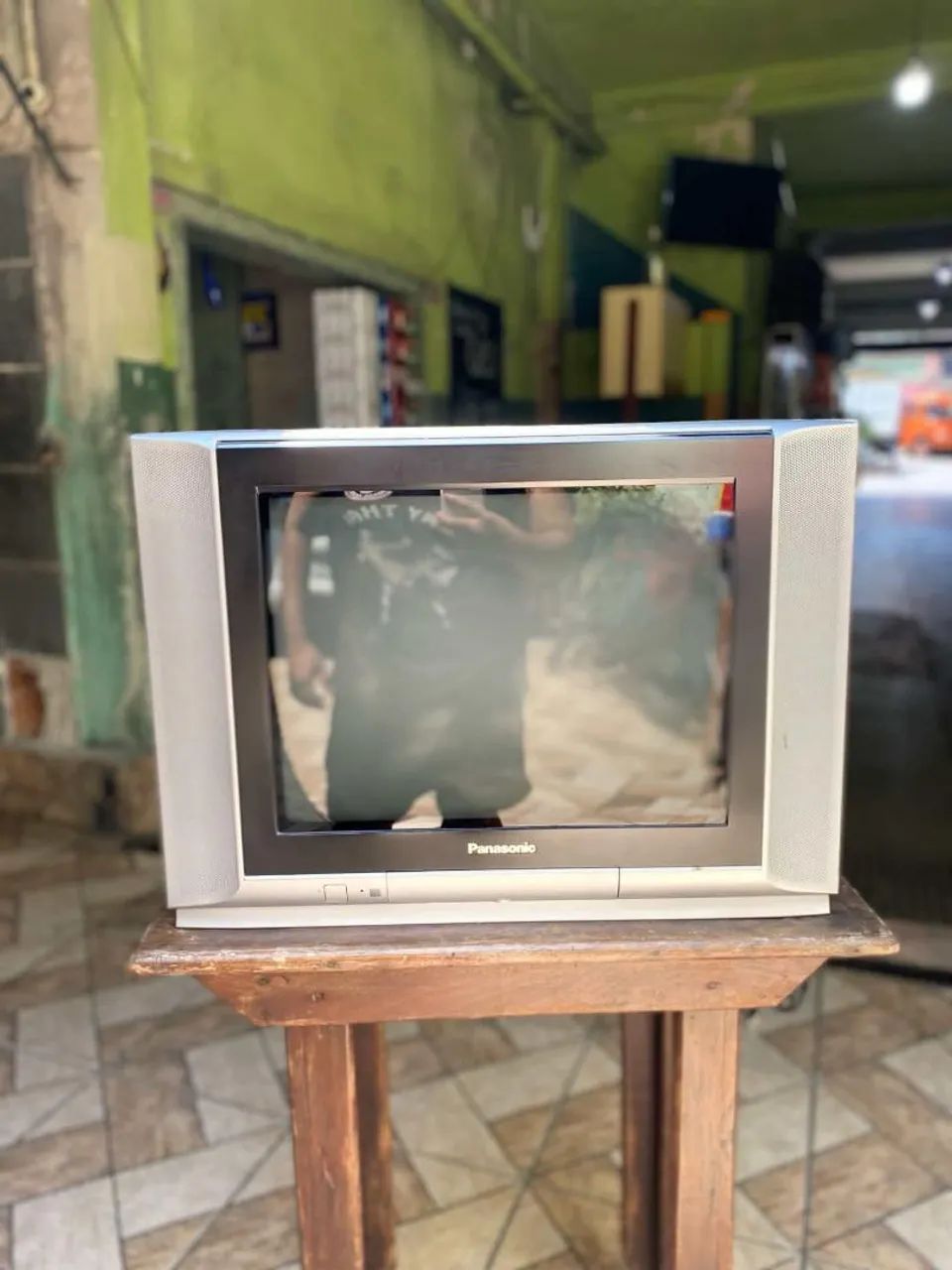 TV Panasonic 21 polegadas - Imagem Perfeita para Sala/Quarto - R$150