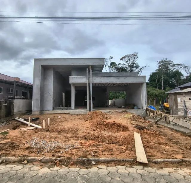 CASA DE ALTO PADRÃO COM PISCINA | 3 DORMITÓRIOS | 1 SUÍTE | 2 VAGAS