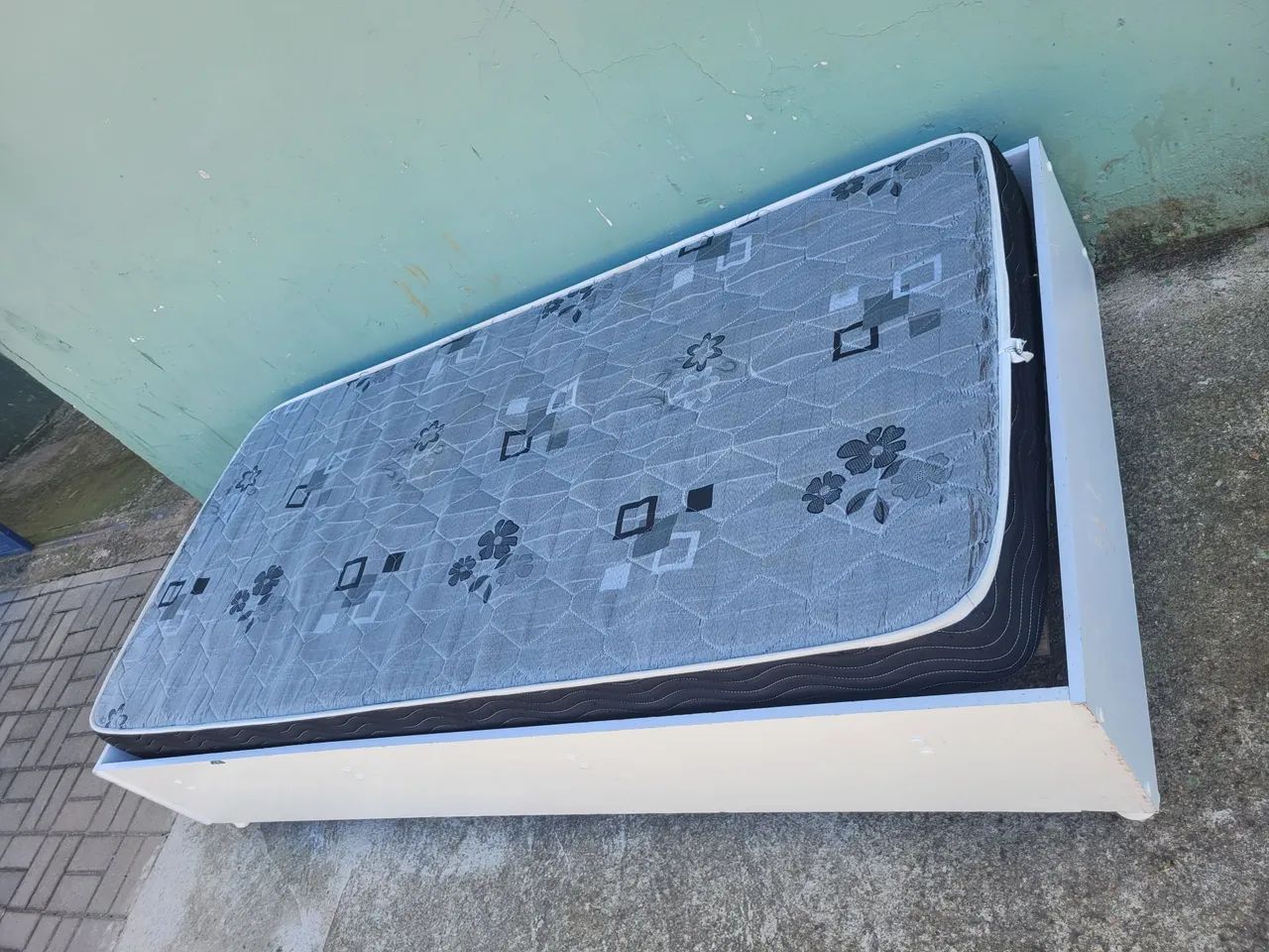 Cama Solteiro com colchão / ENTREGO 
