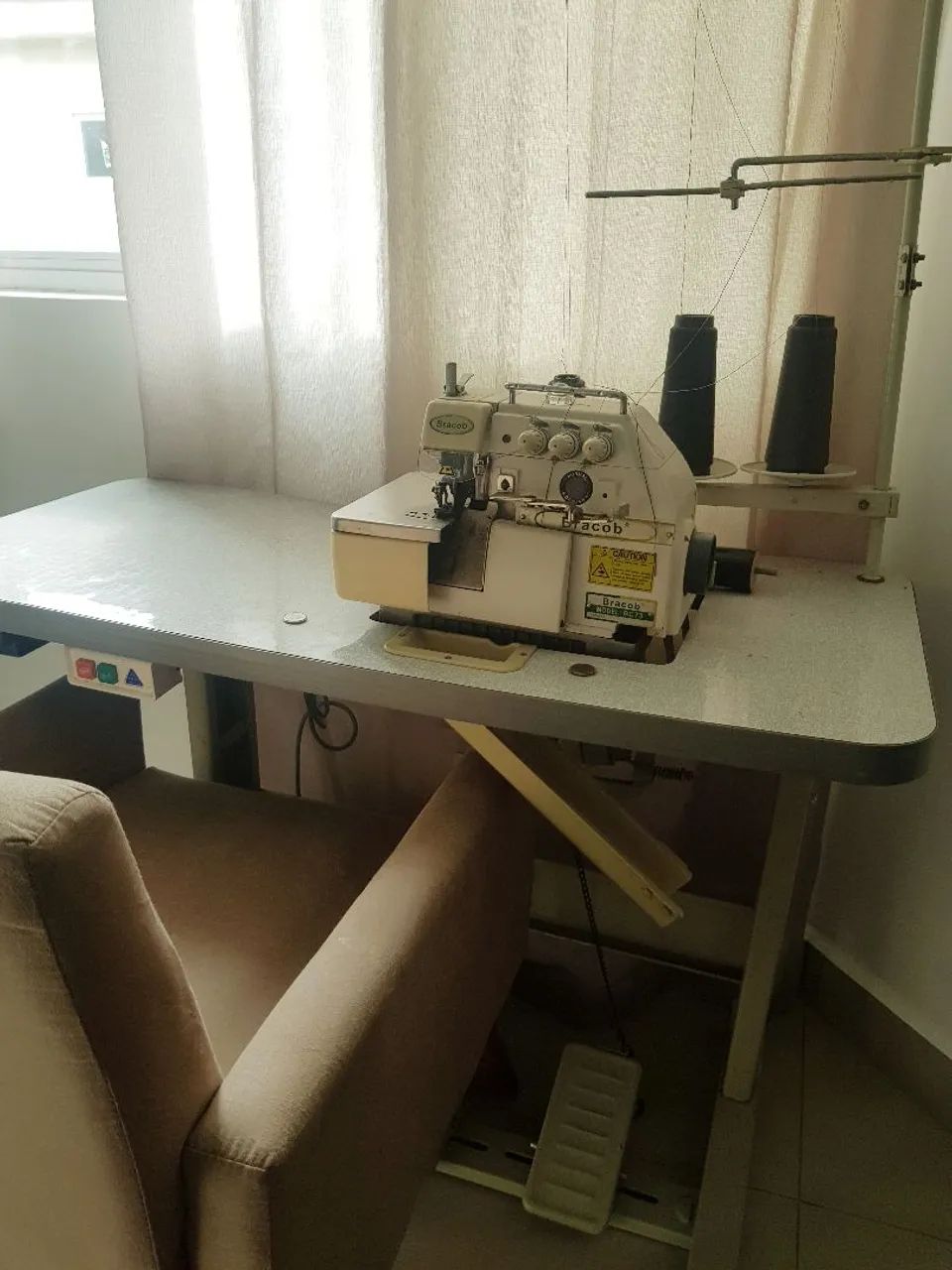 Máquina Overlock  - Foto 2