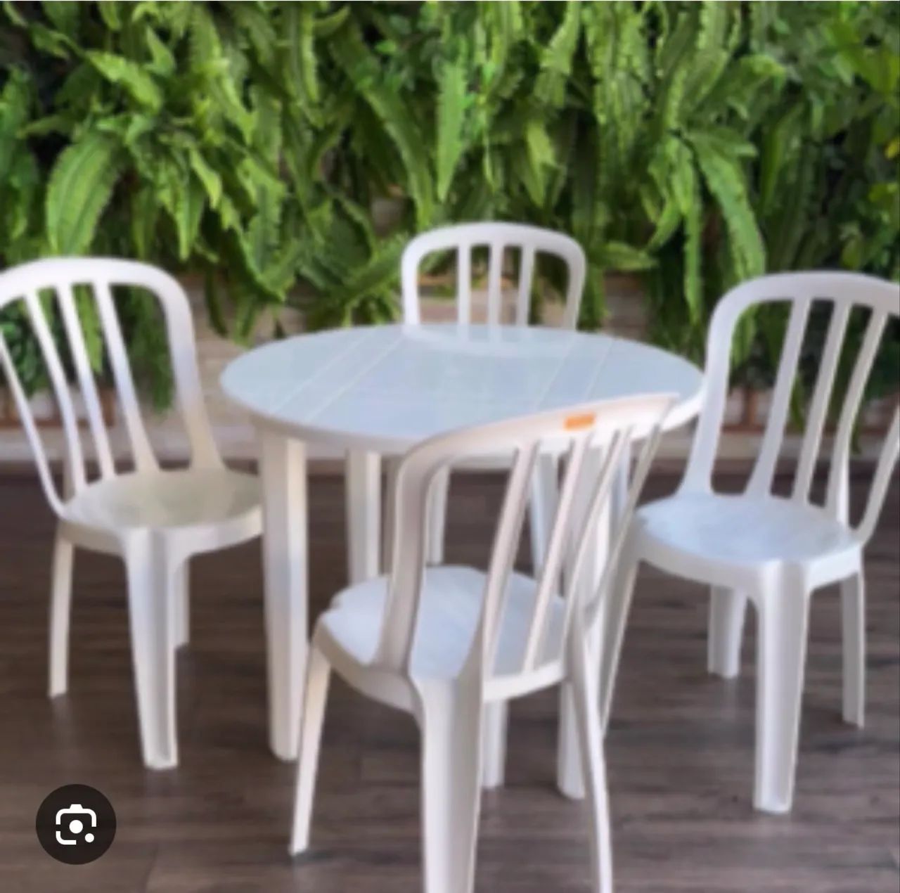 Conjunto mesa e cadeira plástica branca 