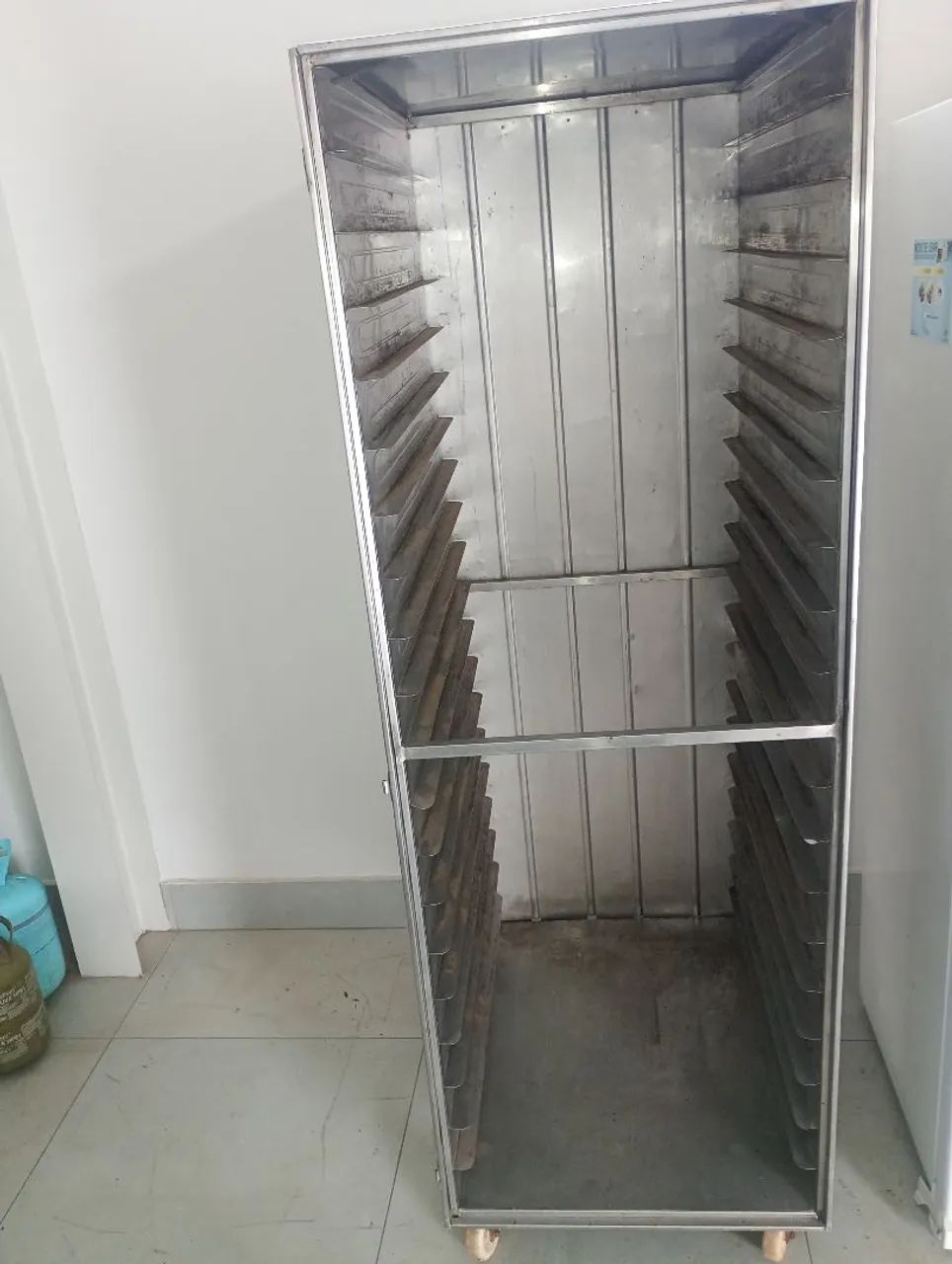 Armário de pães inox 