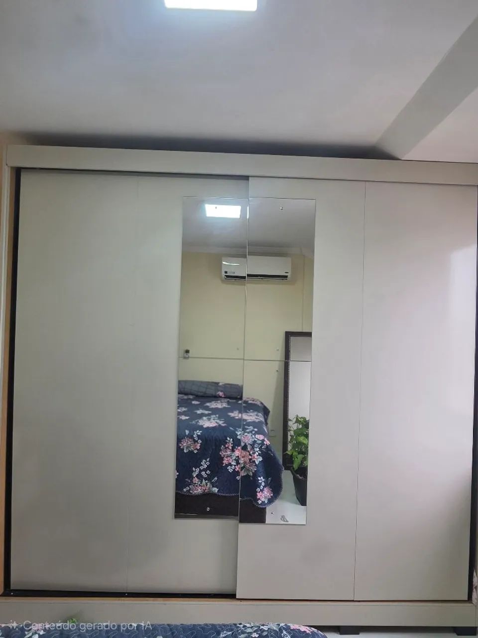 Guarda roupa de casal com porta de correr 