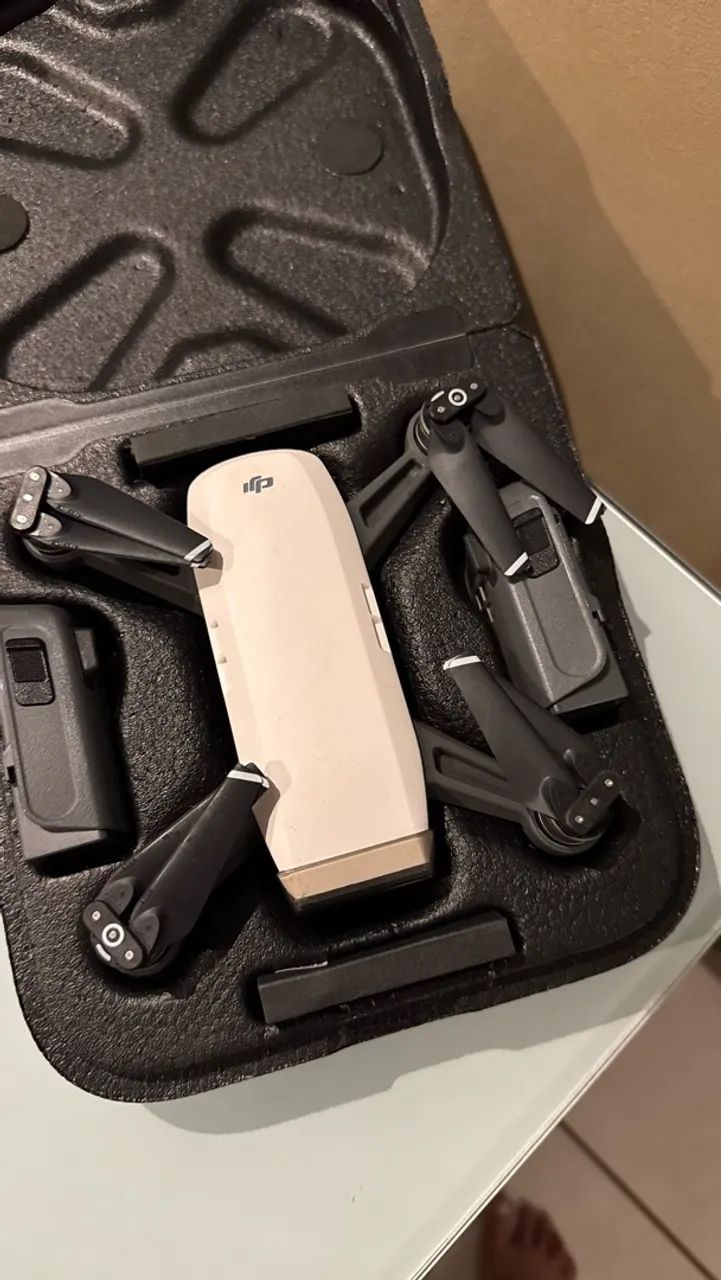 VENDO DRONE DJI SPARK - KIT COMPLETO! - Foto 3