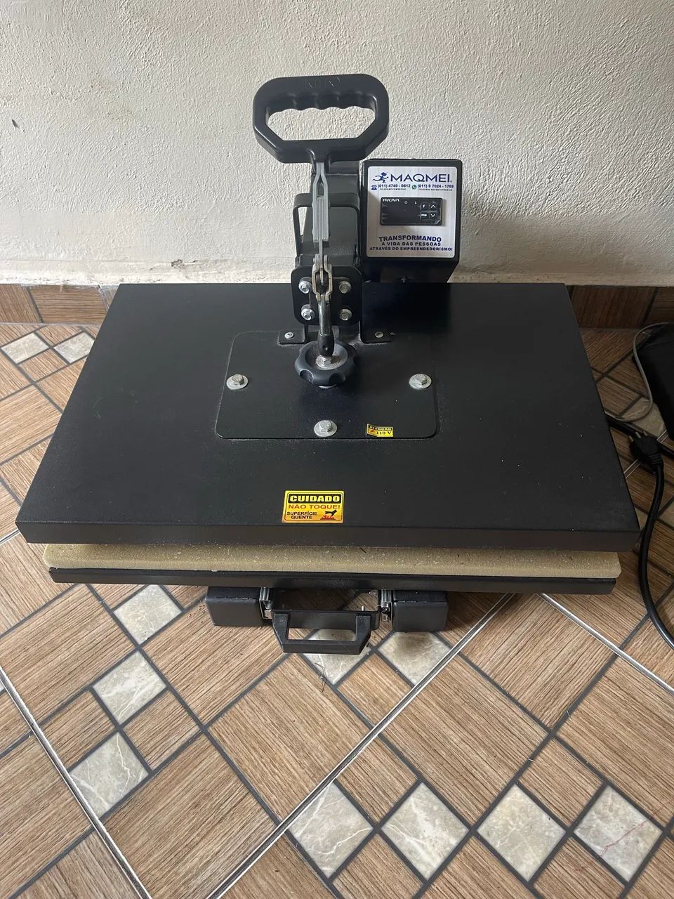 Máquina de sublimação seminova 110wts, 280 graus, 3 meses de uso