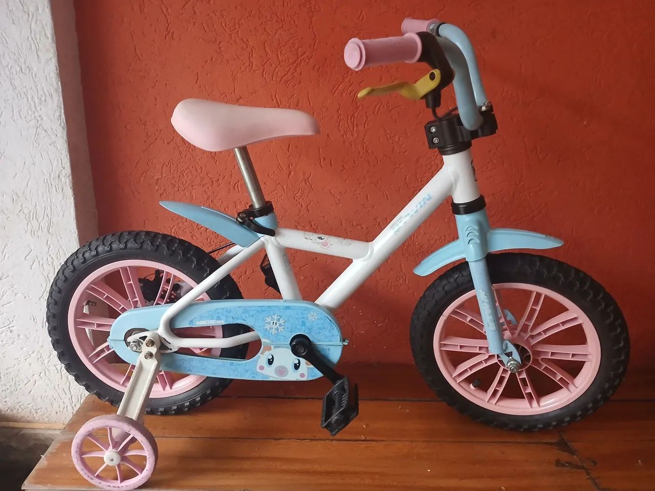 Bicicleta infantil aro 14 arctic 100 excelente estado