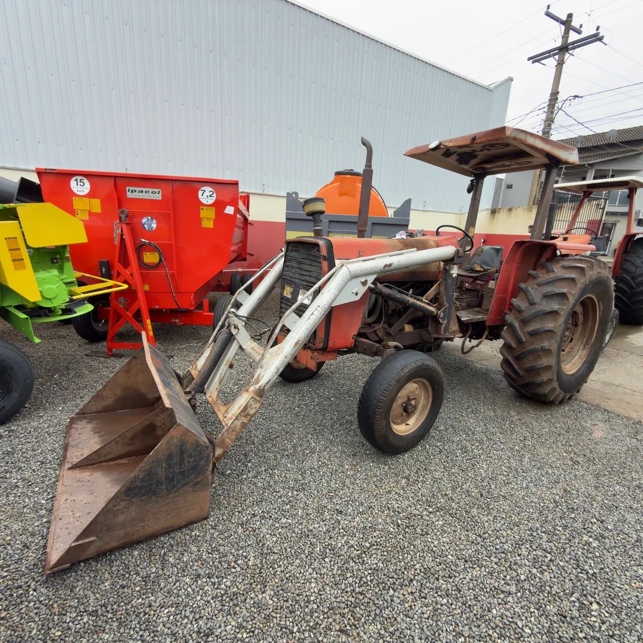 Trator MF 275 lamina Marispan 