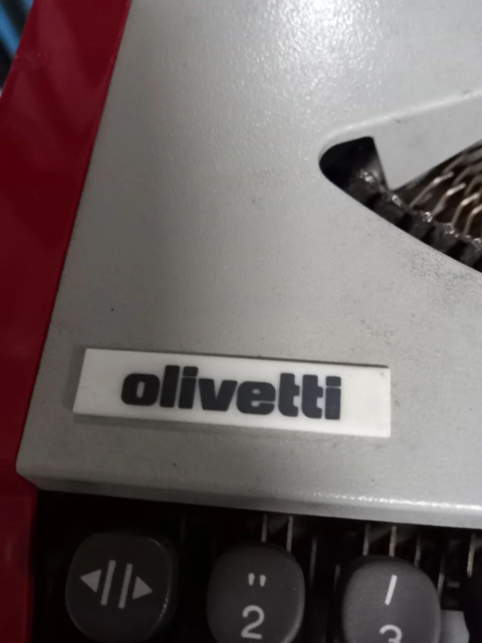 Máquina de escrever (Datilografia) - Foto 3