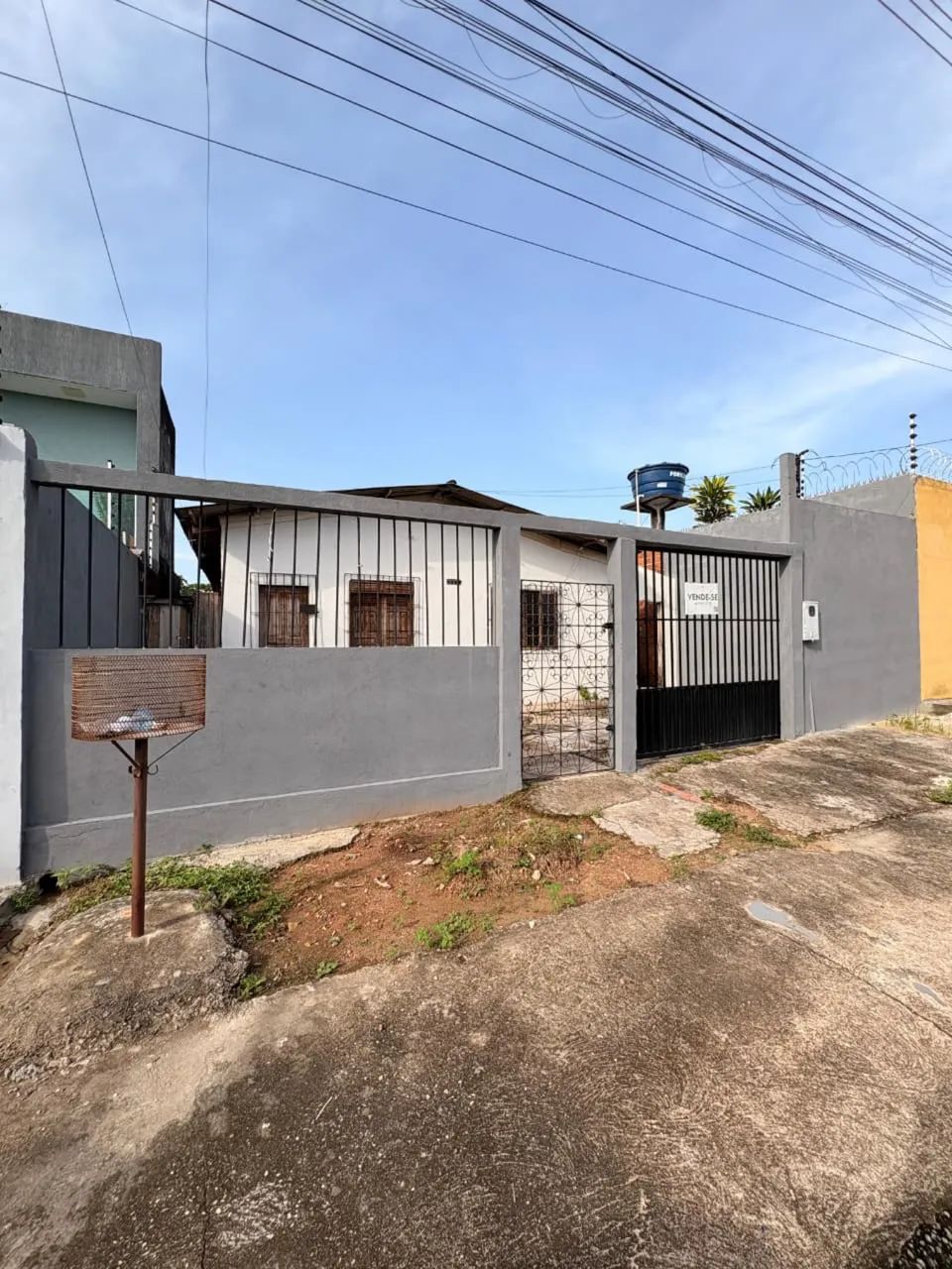 CASA DE 3 QUARTOS NO AÇAÍ
