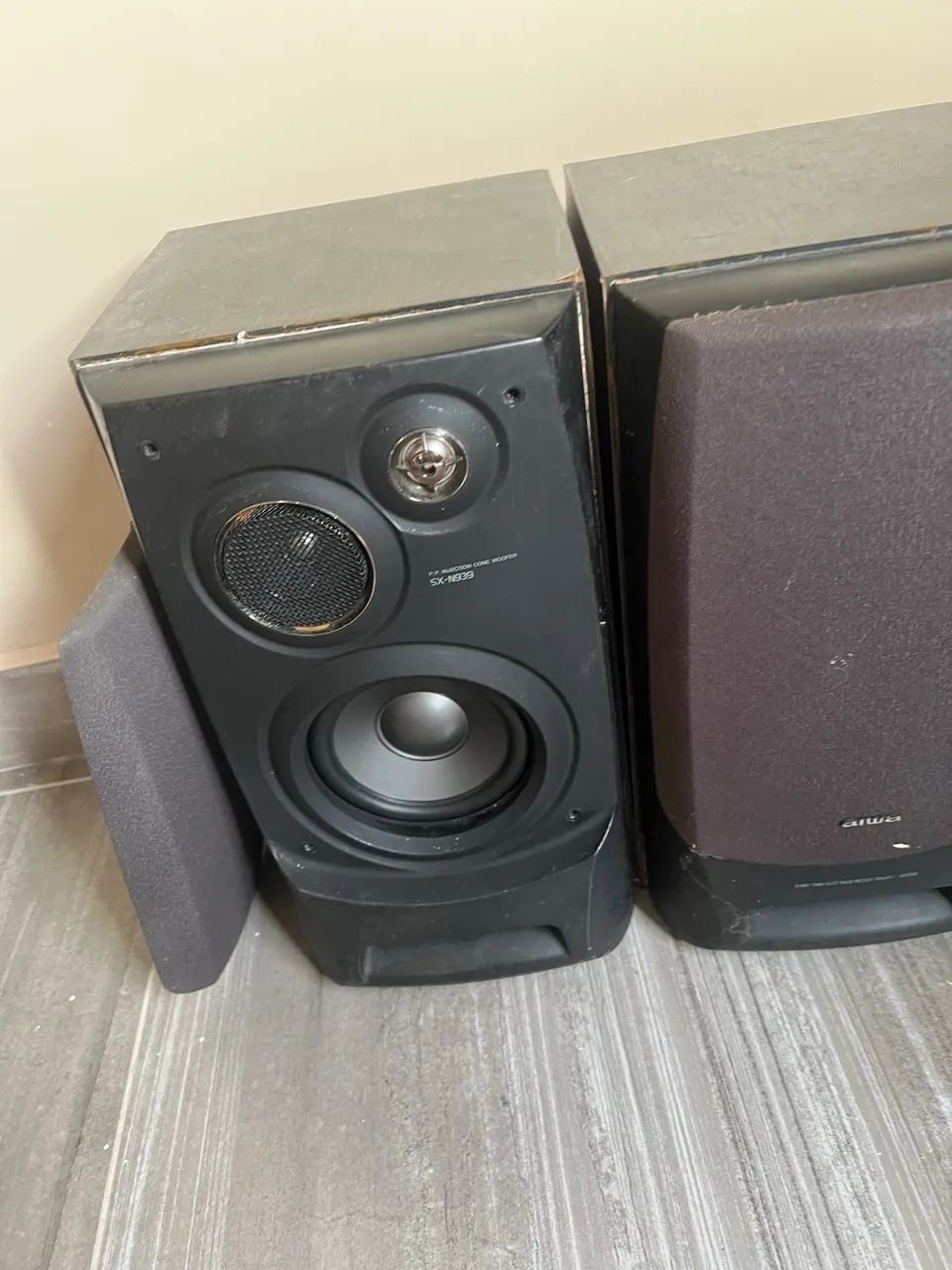 Caixas Aiwa