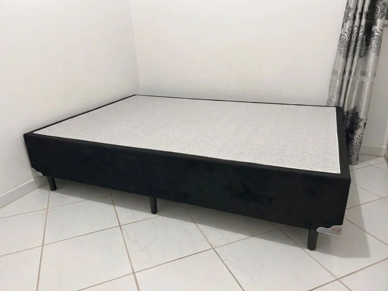 Base cama casal - ótimo estado!