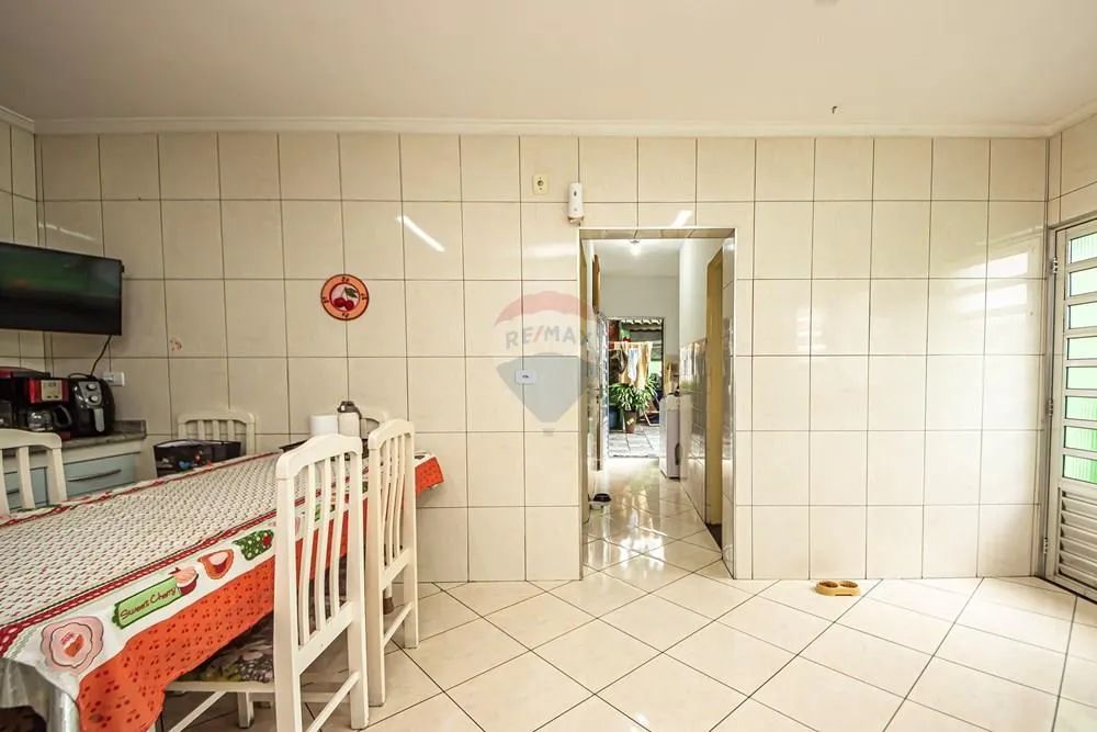 Casa ampla com suíte,espaço gorumet e excelente localização na Vila Bueno Aires - Foto 4