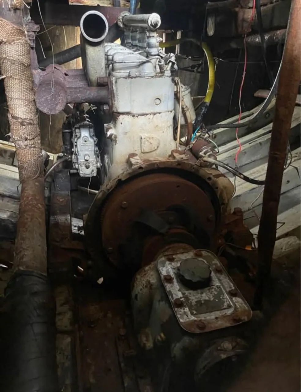 Vende-se ou troco barco de pesca - Foto 5