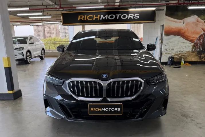 BMW 530E M Sport 2.0 Turbo Híbrido Aut. 2025