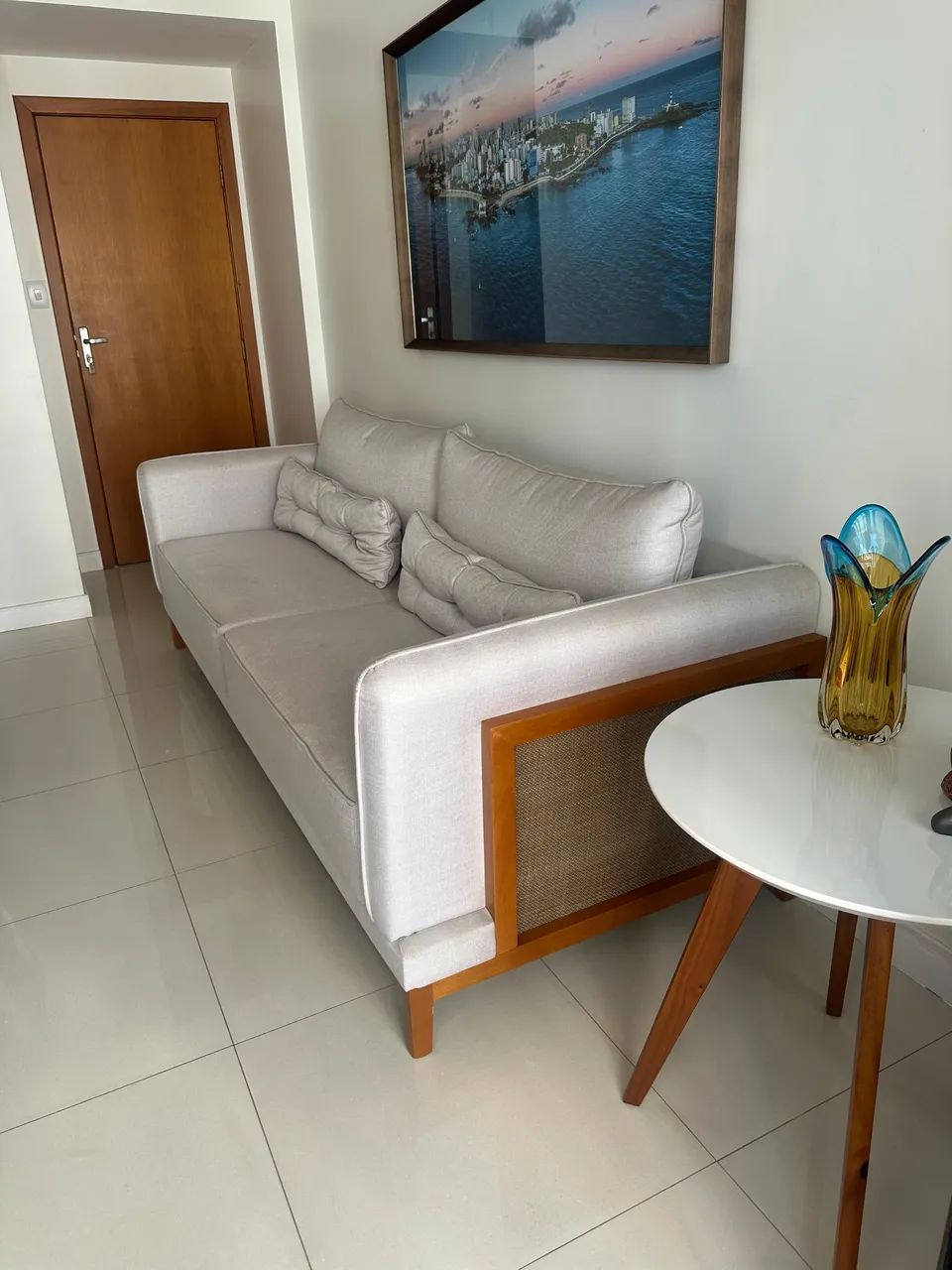 Lindo sofá de linho da loja Smarçaro 