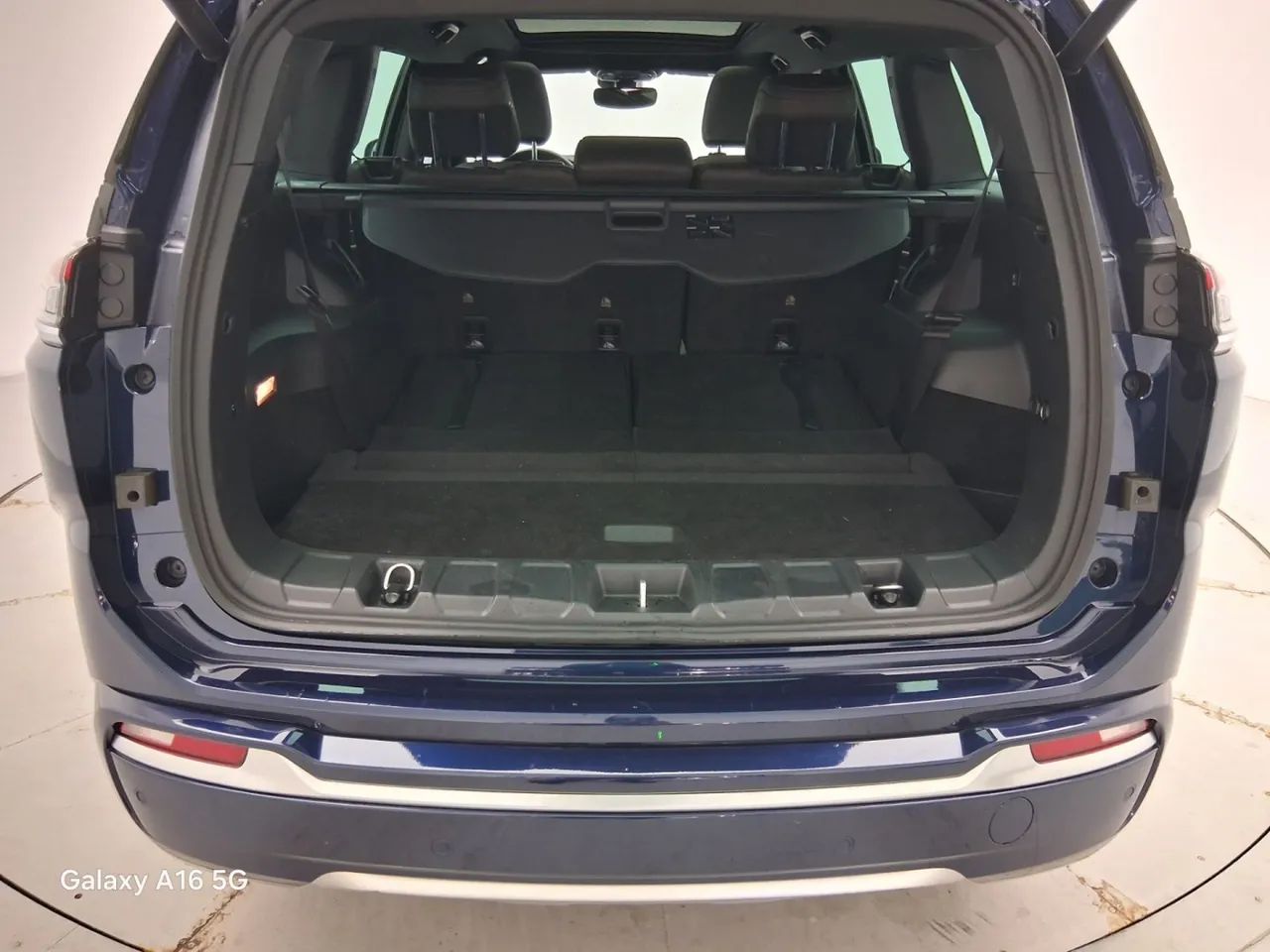 Jeep Commander Overland T270 1.3 TB Flex Aut., foto 9 de 18