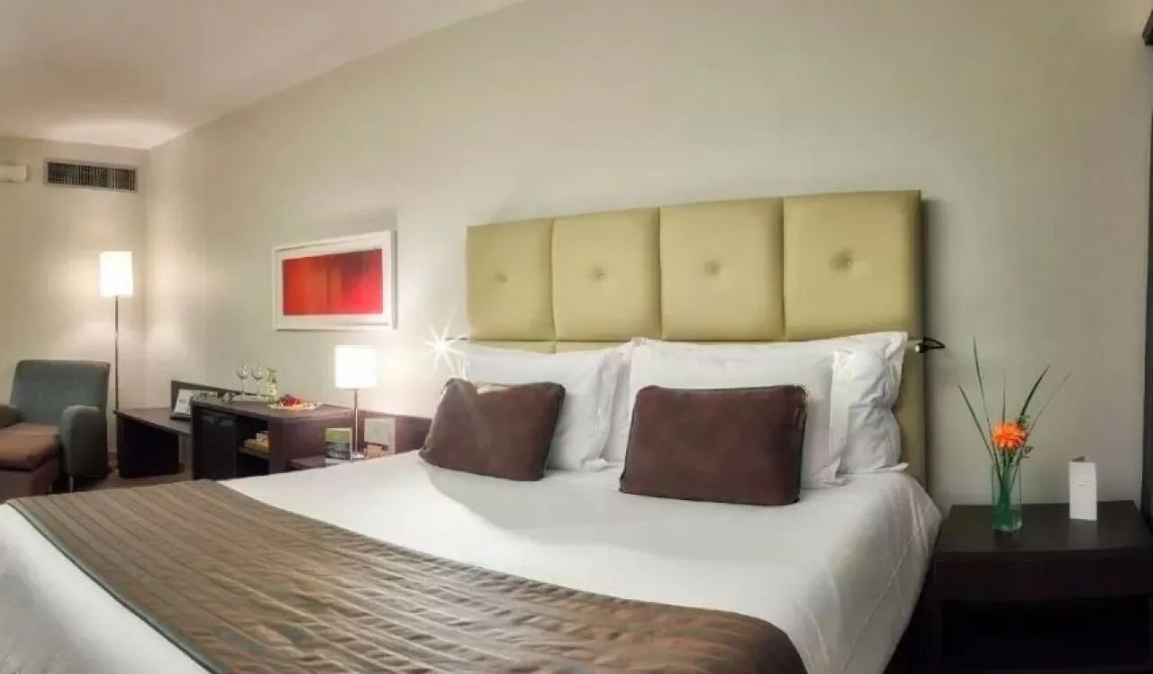 Flat totalmente mobiliado para locação em Alphaville, com fácil acesso a SP. - Foto 4