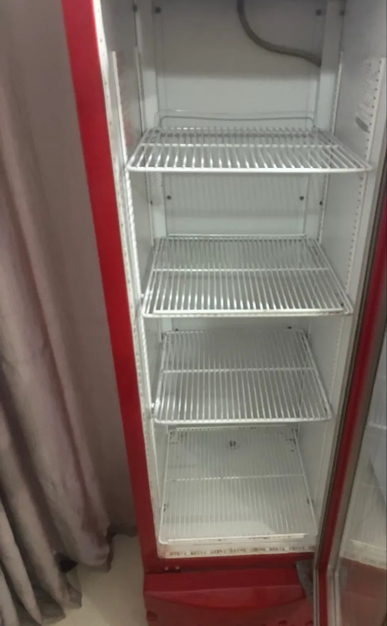 Freezer SLIM expositor de bebidas 220 volts 
