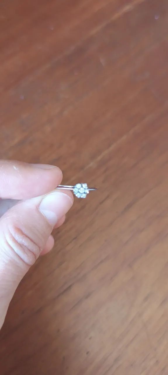 Anel ouro branco 18 k com chuveirinho de brilhantes  - Foto 4