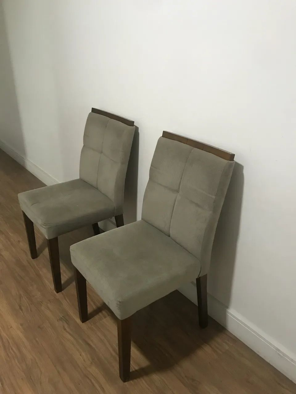 Cadeiras de Jantar Estofadas e Elegantes 