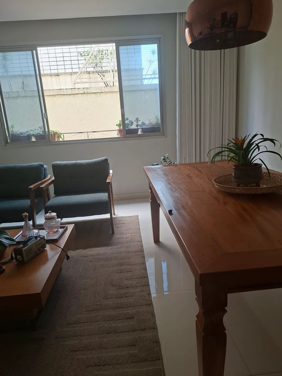Mesa de jantar de madeira maciça  - Foto 2