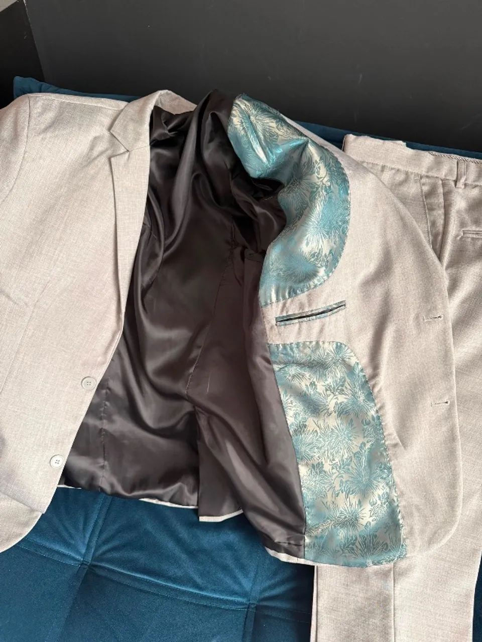 Terno e calça cinzas claro - usado só uma vez - Foto 4