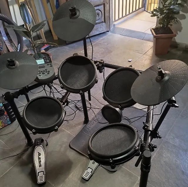 Bateria Eletrônica Alesis Nitro nash - Foto 4