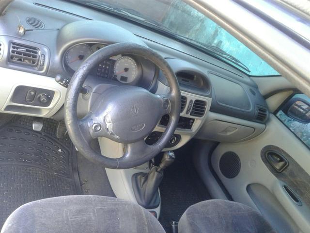 Clio sedan 1.6 financia com 3 mil de ent - Foto 4