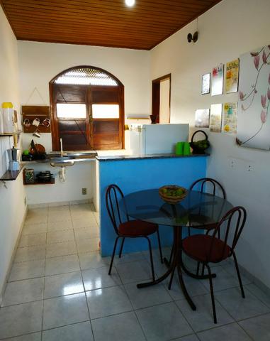 Aconchegante apartamento de dois quartos, amplo e muito bem localizado - Foto 2